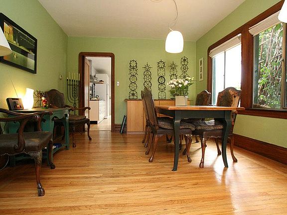Dining room (unfurnished). Has since been painted a more neutral color