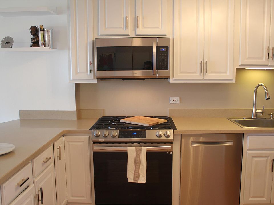 1st image of 1960 N Lincoln Park W APT 1808