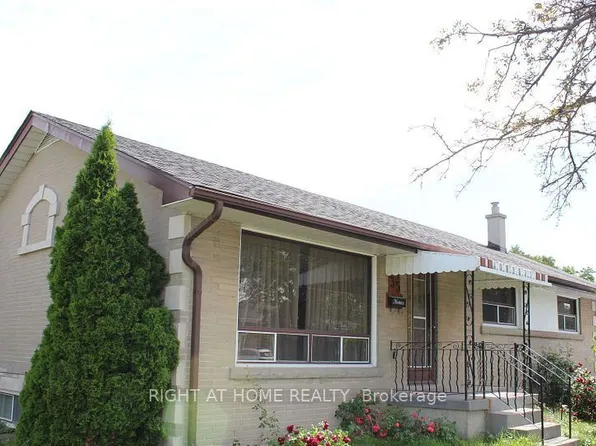 35 Warnica Ave, Toronto, ON M8Z 1Z5