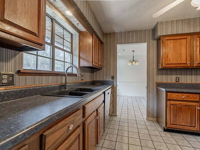 2115 W Loren Cir — Photo 8