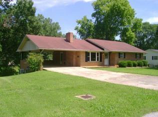 451 Hillcrest Cir, Etowah, TN 37331