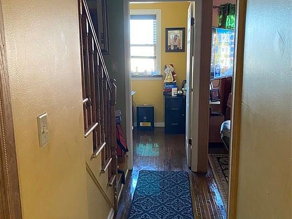 4th image of 4715 Murdock Ave