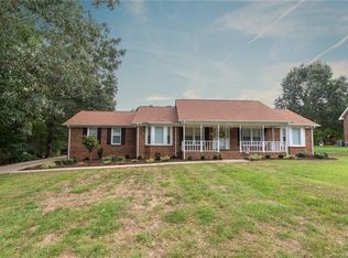 2322 Fox Hunt Dr, Monroe, NC 28110
