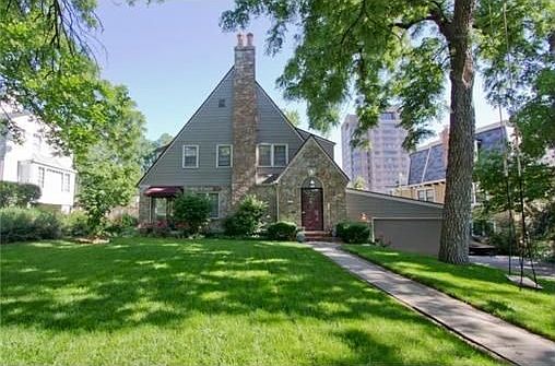 2nd image of 420 W 50th St