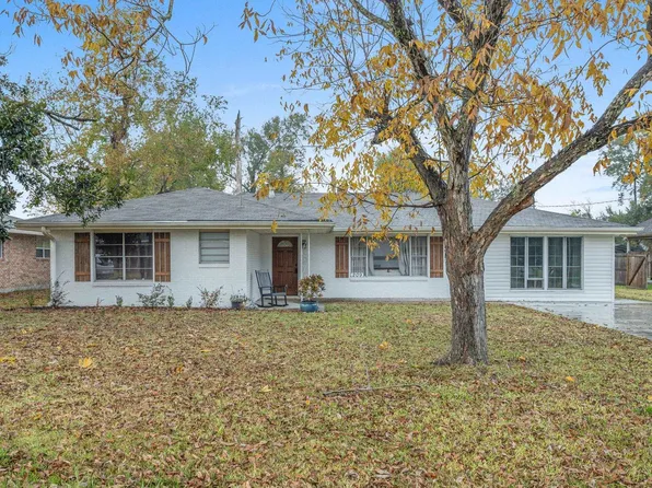 209 River Oaks Dr, Westlake, LA 70669