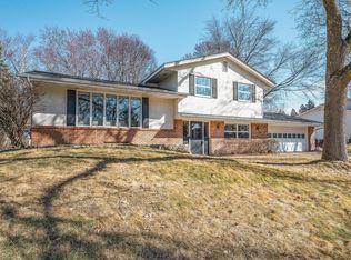 3174 Hafner Ct, Shoreview, MN 55126