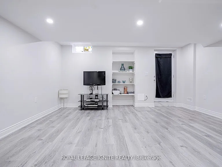 1257 Roper Dr #BASEMENT — Photo 17