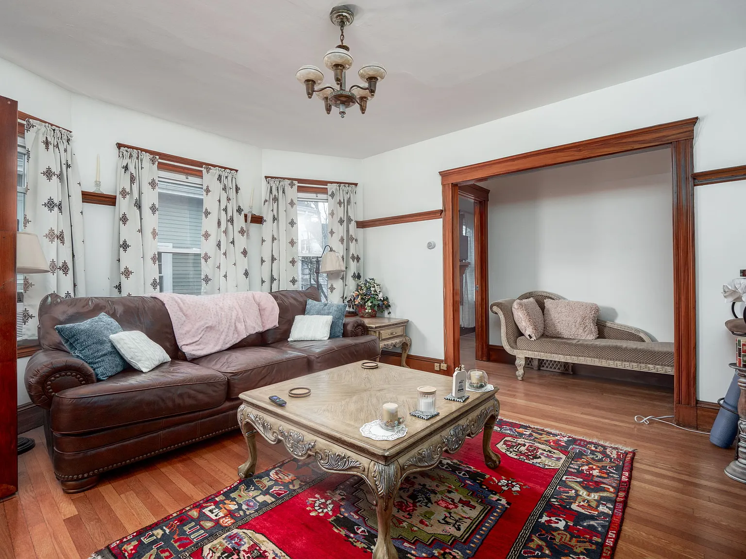 3 bed, 1036 sqft, $3,800 — Photo 3