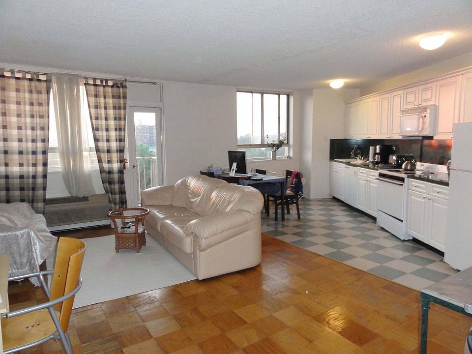 Kitchen & Living Room