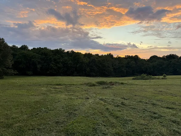 4884 Rock House Rd, Portland, TN 37148