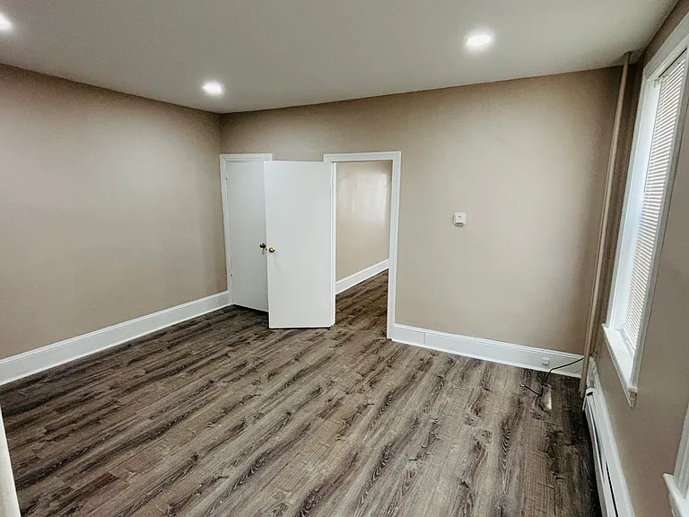 4261 Penn St #2 — Photo 6