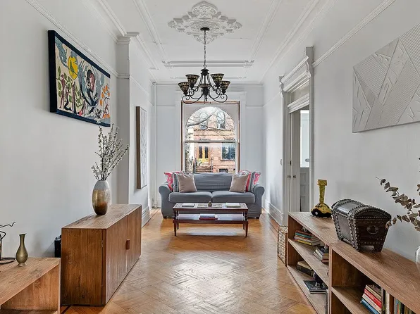 156 Bainbridge St APT 1, Brooklyn, NY 11233