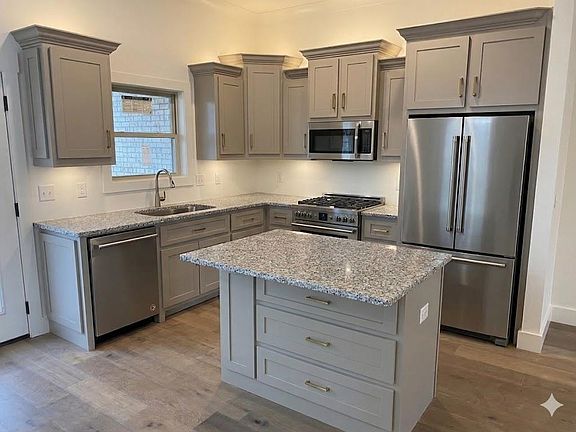 4th image of 110 Fieldwood Dr