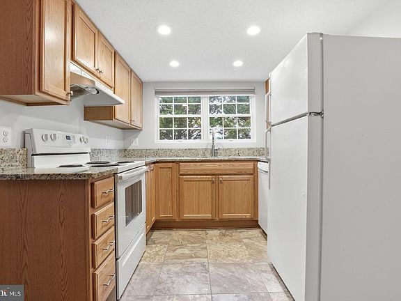 5th image of 119 Fort Evans Rd SE APT B