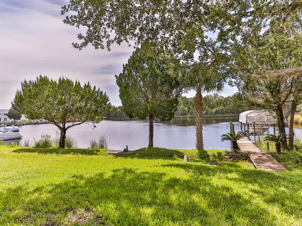 11206 W Cove Harbor Dr, Crystal River, FL 34428