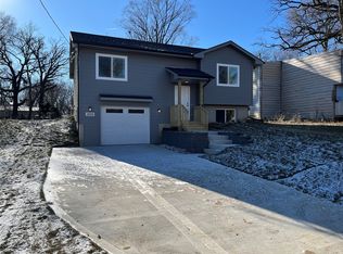 1509 E Glenwood Dr, Des Moines, IA 50320