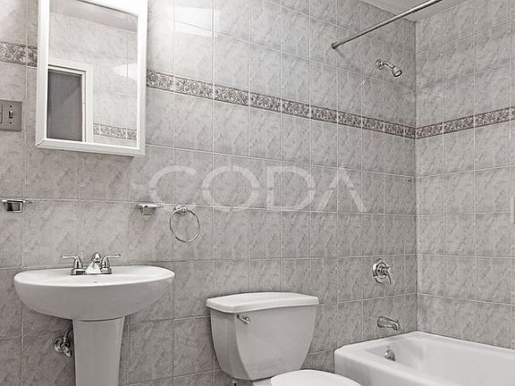 5th image of 578 Manhattan Ave APT 7