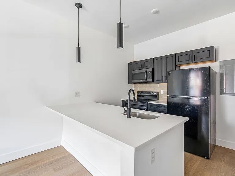 1351 Kerbaugh St #1 — Photo 7