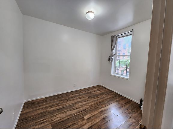 5th image of 2442 Prospect Ave #2A