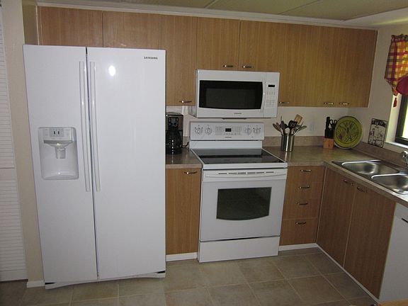5th image of 13252 White Marsh Ln APT 5