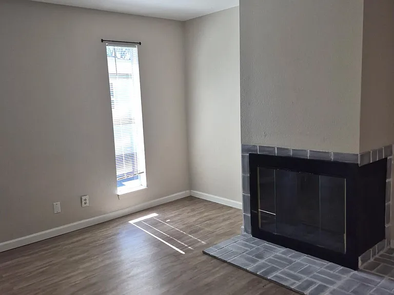 7495 Prairie Rd NE — Photo 4