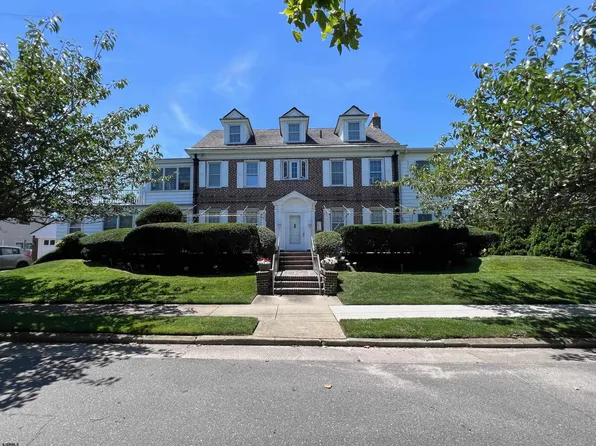 2 S Cornwall Ave, Ventnor, NJ 08406