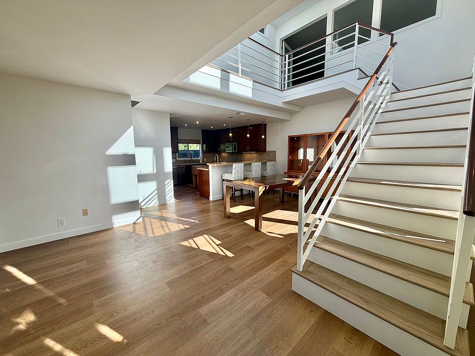 1st image of 2832 Ingleside Dr