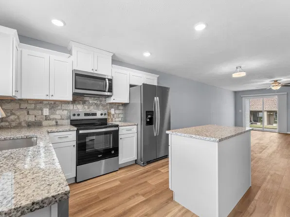 8 Dorothy Ln Unit B, Kimberling City, MO 65686