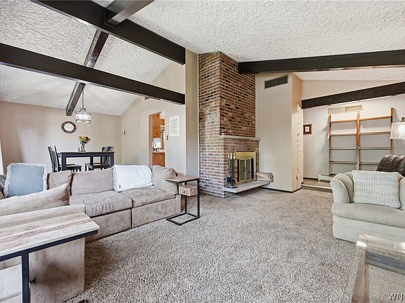 4th image of 2702 Forest Ave