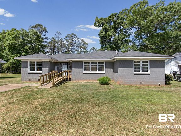 2nd image of 1315 Meadowbrook Ln