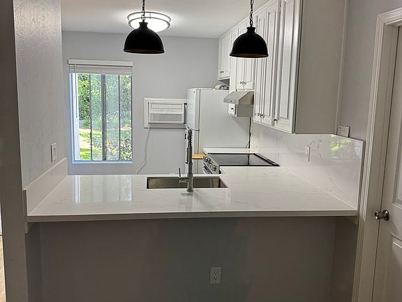 5th image of 7500 Parkway Dr Unit 100