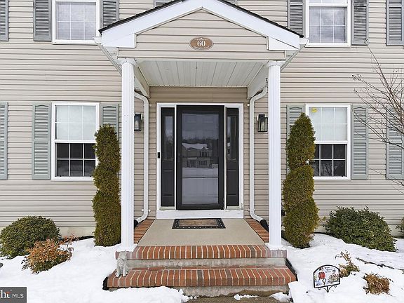 3rd image of 60 Hampshire Ct