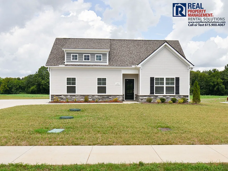 1142 Bluecreek Cir