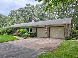 570 Riddle Rd, York, PA 17406