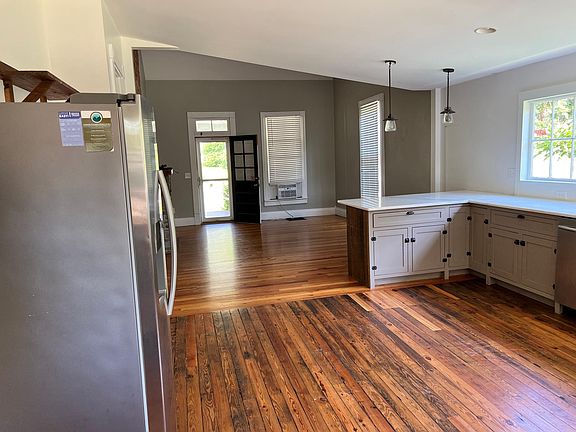 2nd image of 5420 Saint Elmo Ave