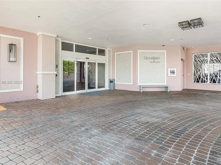 1460 S Ocean Blvd #304 — Photo 93