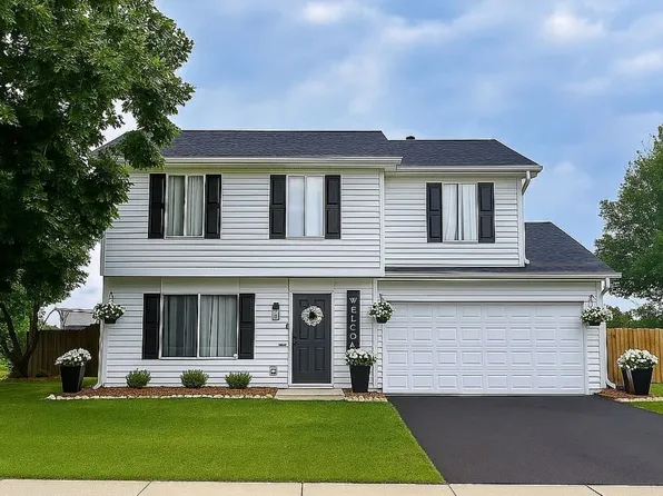 240 Westbrook Cir, Naperville, IL 60565