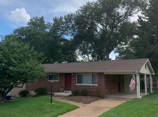8805 Signature Ln, Saint Louis, MO 63126