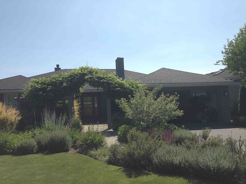 1st image of 7734 Crest Dr NE