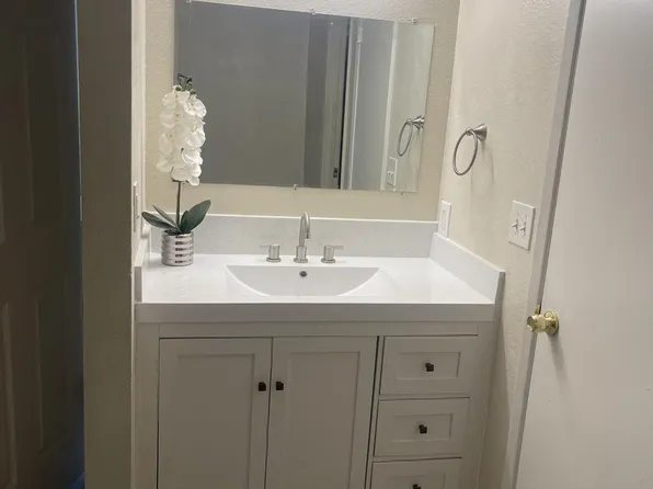 1645 Pyrenees Ave APT 63, Stockton, CA 95210