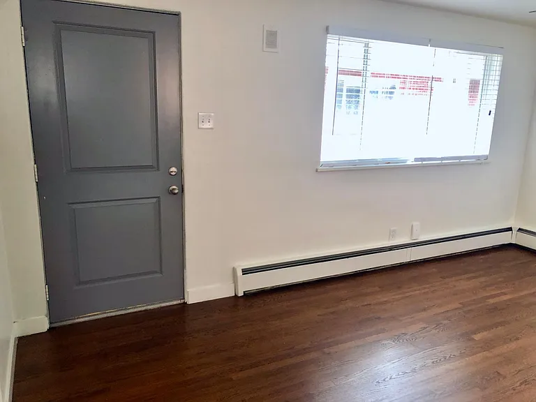 521 Terry St #7 — Photo 8