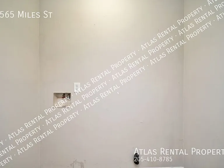 1565 Miles St — Photo 25