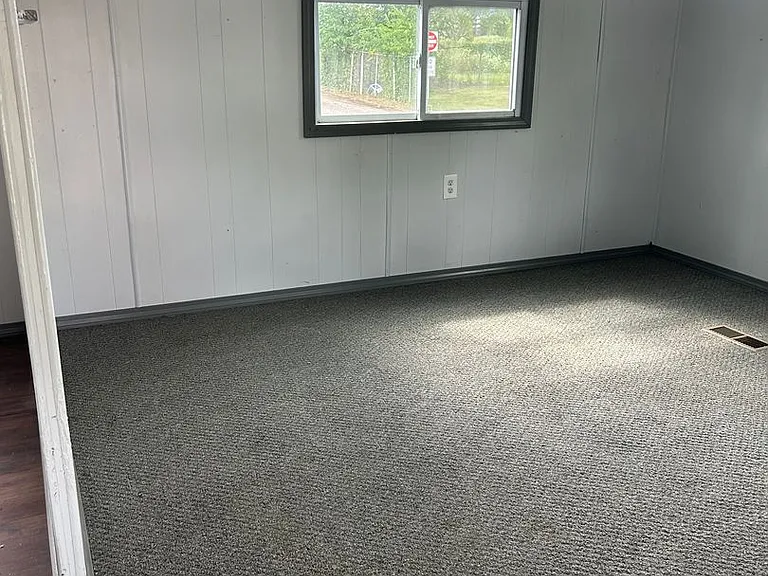 23765 Lawrence Ave — Photo 12