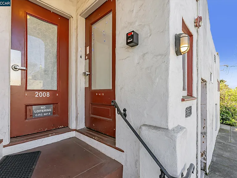 Emerson St — Photo 2