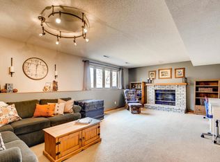 8150 Red Oak Ct, Mounds View, MN 55112