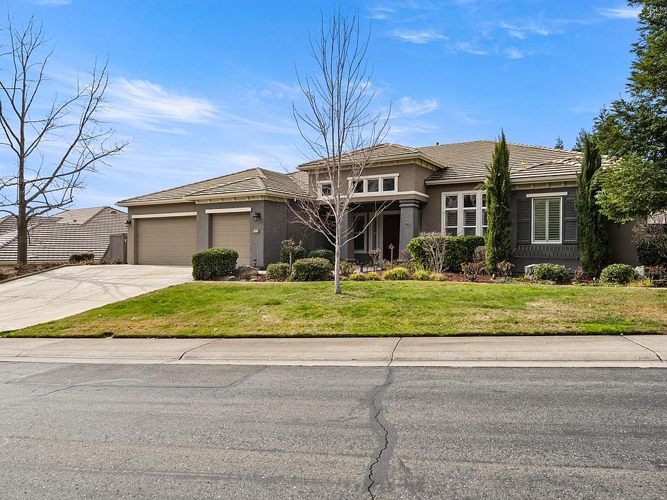 1st image of 1040 Venezia Dr