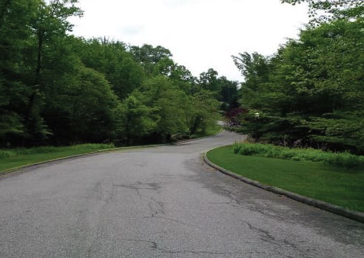 2nd image of 6 Lakeview Dr