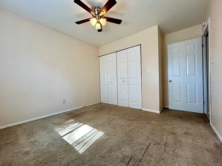 6490 Almont Dr — Photo 7