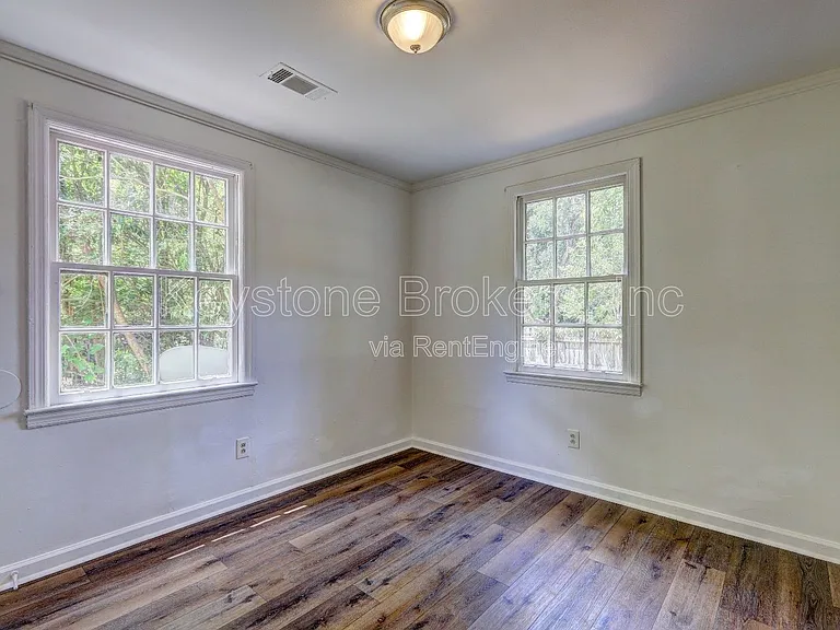 2752 Alden St — Photo 7
