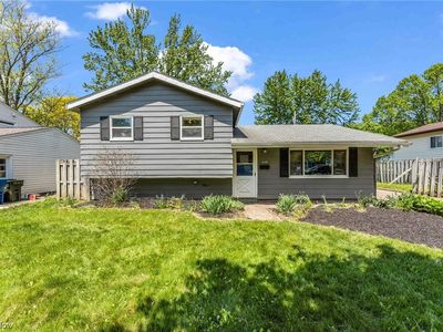 24174 Fairlawn Dr, North Olmsted, OH, 44070